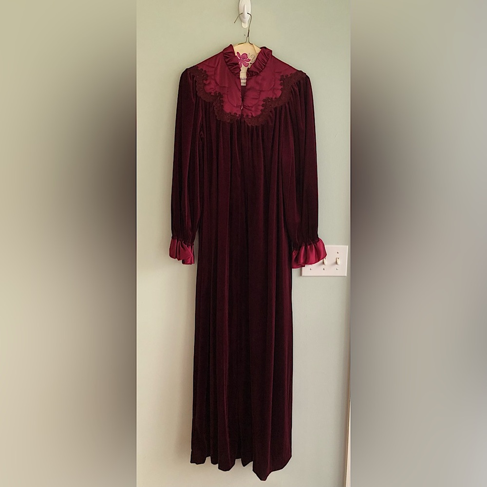 Vintage 1980’s R. Michael Alan Velour House Coat/Robe
